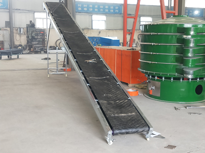 雙向運轉(zhuǎn)的皮帶輸送機皮帶跑偏怎樣調(diào)整